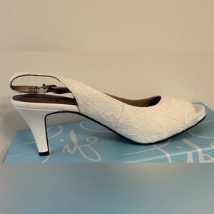 Life Stride Women’s White Peep-Toe Slingback Heels Size 9.5 M BRAND NEW